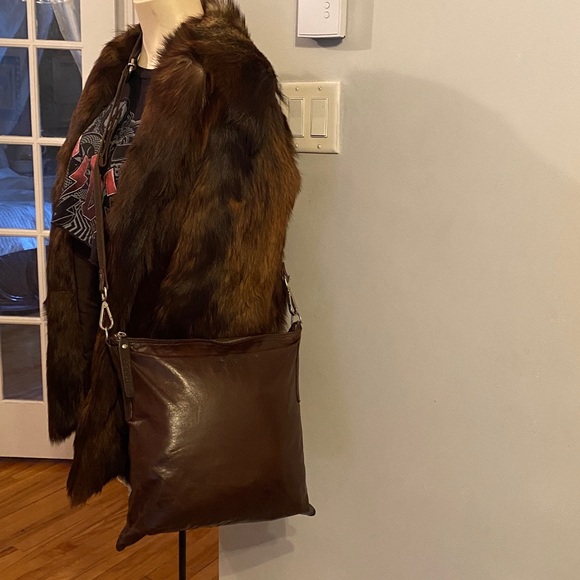 M0851 Crossbody leather bag - Picture 3 of 17